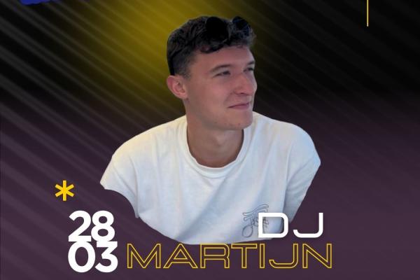 DJ Martijn bij Roelanzia Ysselsteyn tijdens Dörpse Kroegentocht 2026